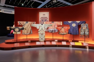 A selection of outfits from China in the “Golden Thread” exhibition in Paris.