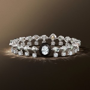 De Beers Essence of Nature_Embrace Bracelet