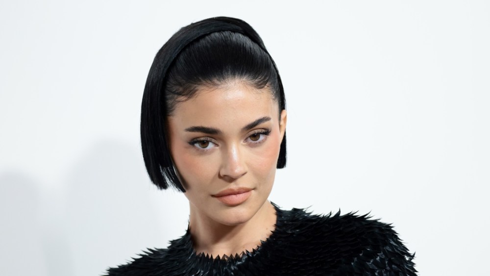 Kylie Jenner, Kylie Cosmetics, media impact value, fragrance
