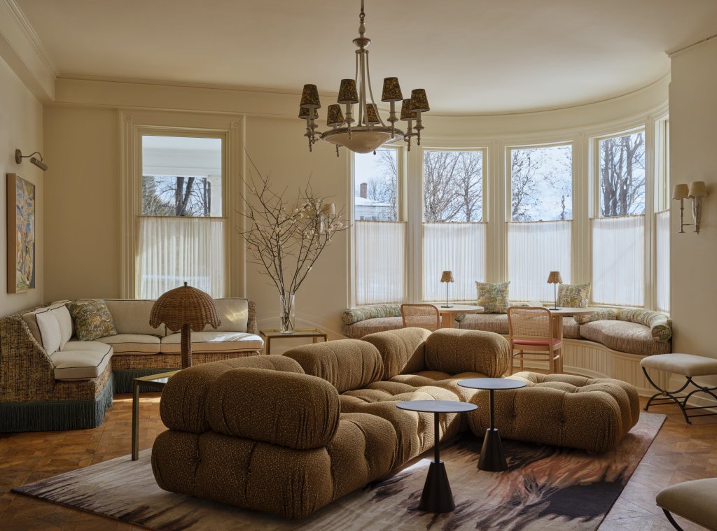 Belden House Brings a Bathhouse, Butlers & More to Litchfield