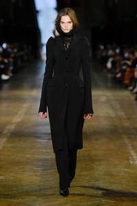 Alexander McQueen Fall 2025 Ready-to-Wear Collection at Paris Fashion Week