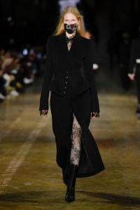 Alexander McQueen Fall 2025 Ready-to-Wear Collection at Paris Fashion Week