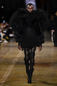 Alexander McQueen Fall 2025 Ready-to-Wear Collection at Paris Fashion Week