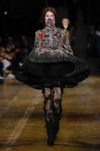 Alexander McQueen Fall 2025 Ready-to-Wear Collection at Paris Fashion Week