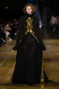 Alexander McQueen Fall 2025 Ready-to-Wear Collection at Paris Fashion Week