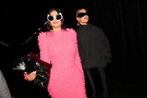VILLEPINTE, FRANCE - OCTOBER 02: Kylie Jenner and Khlo√© Kardashian attend the Balenciaga Womenswear Spring/Summer 2023 show as part of Paris Fashion Week on October 02, 2022 in Villepinte, France. (Photo by Anthony Ghnassia/Getty Images For Balenciaga)