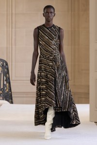 Giambattista Valli 2025 Fall Ready-To-Wear Collection at Paris Fashion Week