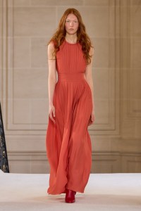 Giambattista Valli 2025 Fall Ready-To-Wear Collection at Paris Fashion Week