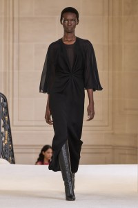 Giambattista Valli 2025 Fall Ready-To-Wear Collection at Paris Fashion Week