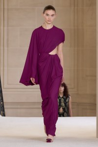 Giambattista Valli 2025 Fall Ready-To-Wear Collection at Paris Fashion Week
