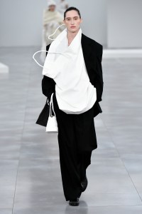 Issey Miyake Fall 2025 Ready-To-Wear Collection at Paris Fashion Week