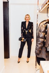 A look at Leslie Bibb getting ready for the Balmain Fall 2025 show in Paris.