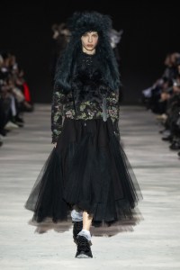 Noir Kei Ninomiya Fall 2025 Ready-to-Wear Collection at Paris Fashion Week