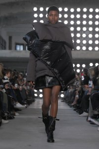 Sacai Fall Ready-To-Wear Collection at Paris Fashion Weed