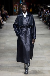 Shiatzy Chen Fall 2025 Ready-to-Wear Collection at Paris Fashion Week
