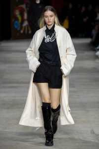 Shiatzy Chen Fall 2025 Ready-to-Wear Collection at Paris Fashion Week