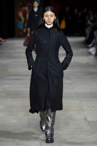 Shiatzy Chen Fall 2025 Ready-to-Wear Collection at Paris Fashion Week