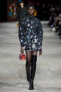 Shiatzy Chen Fall 2025 Ready-to-Wear Collection at Paris Fashion Week