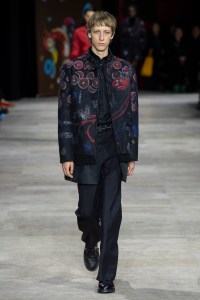 Shiatzy Chen Fall 2025 Ready-to-Wear Collection at Paris Fashion Week