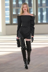 Stella McCartney Fall 2025 Ready-To-Wear Collection at Paris Fashion Week