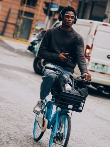 Street Style at Shanghai Fashion Week 2025
