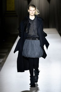 Yohji Yamamoto 2025 Fall Ready-To-Wear Collection at Paris Fashion Week
