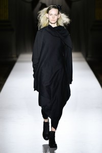 Yohji Yamamoto 2025 Fall Ready-To-Wear Collection at Paris Fashion Week