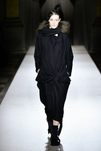 Yohji Yamamoto 2025 Fall Ready-To-Wear Collection at Paris Fashion Week