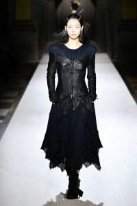 Yohji Yamamoto 2025 Fall Ready-To-Wear Collection at Paris Fashion Week