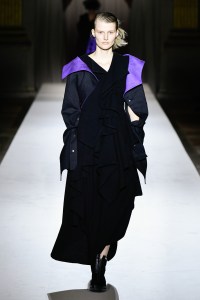 Yohji Yamamoto 2025 Fall Ready-To-Wear Collection at Paris Fashion Week