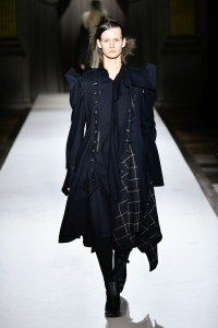 Yohji Yamamoto 2025 Fall Ready-To-Wear Collection at Paris Fashion Week