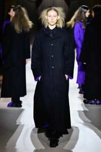 Yohji Yamamoto 2025 Fall Ready-To-Wear Collection at Paris Fashion Week