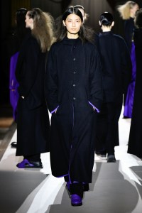 Yohji Yamamoto 2025 Fall Ready-To-Wear Collection at Paris Fashion Week