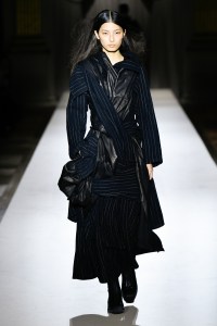 Yohji Yamamoto 2025 Fall Ready-To-Wear Collection at Paris Fashion Week