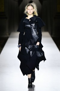 Yohji Yamamoto 2025 Fall Ready-To-Wear Collection at Paris Fashion Week