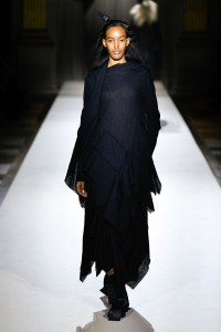 Yohji Yamamoto 2025 Fall Ready-To-Wear Collection at Paris Fashion Week