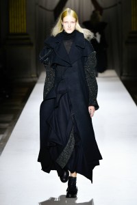 Yohji Yamamoto 2025 Fall Ready-To-Wear Collection at Paris Fashion Week