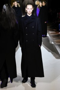 Yohji Yamamoto 2025 Fall Ready-To-Wear Collection at Paris Fashion Week