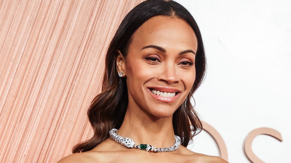 Zoe Saldaña wearing a Cartier Panthère necklace.