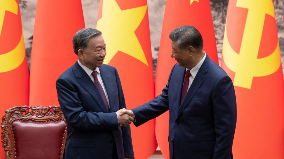 China's Xi Jinping with Vietnam's To Lam