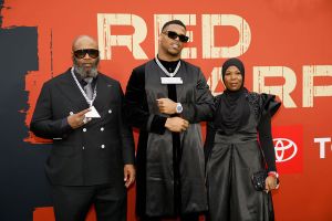 GREEN BAY, WISCONSIN - APRIL 24: Edge Rusher Abdul Carter of Penn State arrives with Chris Carter and Tina Carter prior to the 2025 NFL Draft at Lambeau Field on April 24, 2025 in Green Bay, Wisconsin.  (Photo by Michael Reaves/Getty Images)