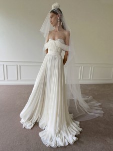 Giambattista Valli Bridal Spring 2025 Collection