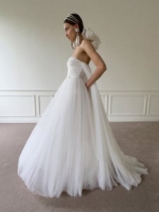 Giambattista Valli Bridal Spring 2025 Collection