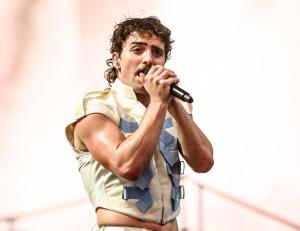 Benson Boone performs at the 2025 Coachella Valley Music And Arts Festival on April 11, 2025 in Indio, California.