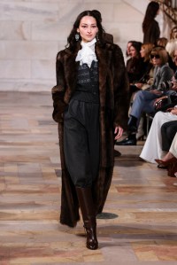 Ralph Lauren Spring 2025 Ready-to-Wear Collection