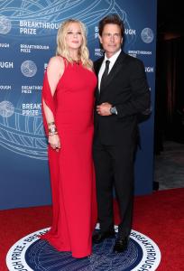 Sheryl Berkoff, Rob Lowe at The 11th Breakthrough Prize Ceremony held at Barker Hanger on April 05, 2025 in Santa Monica, California.