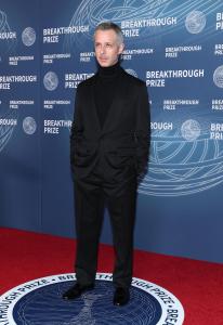 Jeremy Strong at The 11th Breakthrough Prize Ceremony held at Barker Hanger on April 05, 2025 in Santa Monica, California.