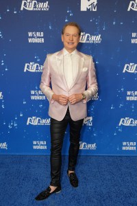PACOIMA, CALIFORNIA - MARCH 27: Carson Kressley attends "RuPaul's Drag Race" Season 17 Finale Red Carpet on March 27, 2025 in Pacoima, California. (Photo by Gonzalo Marroquin/Getty Images for MTV)