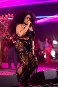 INDIO, CALIFORNIA - APRIL 25: (FOR EDITORIAL USE ONLY) Lizzo performs with Paris Hilton at Diplo's HonkyTonk during the 2025 Stagecoach Festival on April 25, 2025 in Indio, California. (Photo by Matt Winkelmeyer/Getty Images for Stagecoach)
