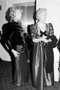Evangeline Bruce (L) and Deborah Cavendish attend a party, celebrating the National Gallery of Art's new exhibit "Treasure Houses of Britain," at the Ritz-Carlton Hotel in Washington, D.C., on October 30, 1985. (Photo by Guy DeLort/WWD/Penske Media via Getty Images)